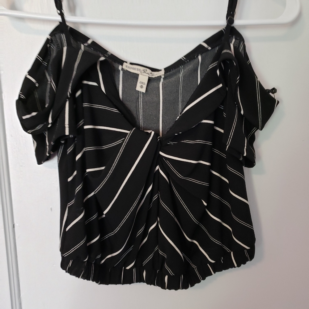 Express wrap crop top - Picture 2 of 4